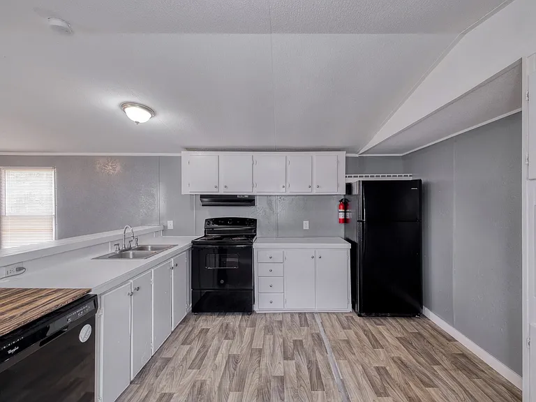 1129 Merners Trl — Photo 6