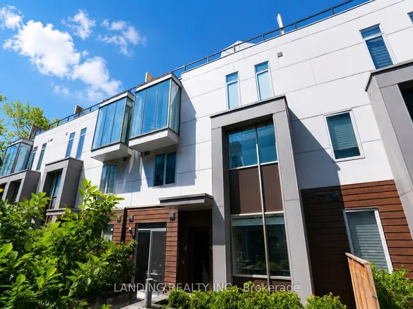 17 Greenbriar Rd #7, Toronto, ON M2K 1H7