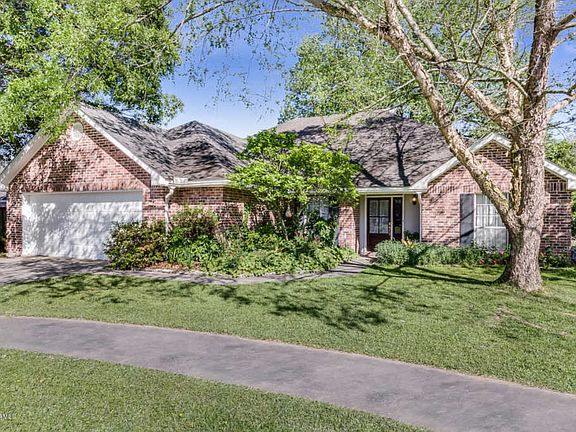 4th image of 102 Goodwood Cir