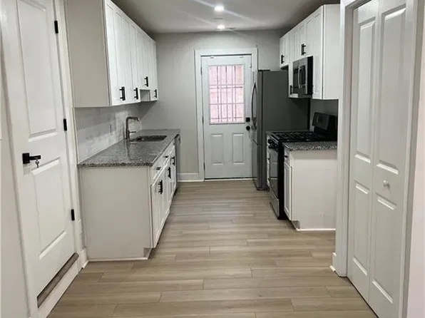421 Lake Dr, Hapeville, GA 30354