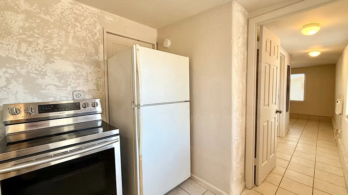 Studio, 1.0 bath, 347 sqft, $750 — Photo 4