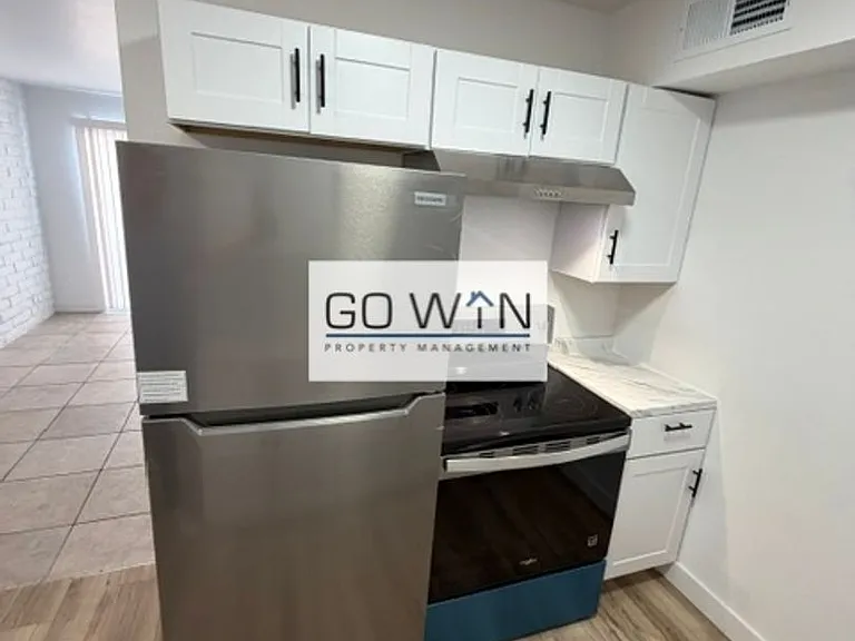 54 W Southern Ave — Photo 17