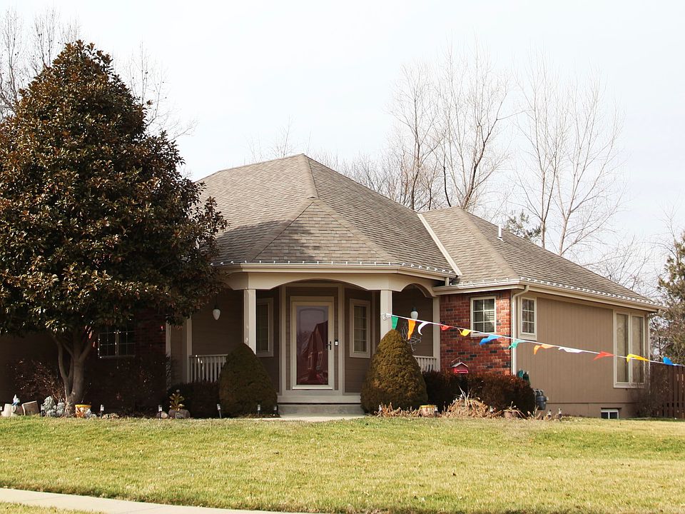 Large corner lot... 