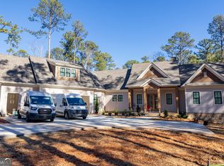 1040 Parrotts Cove Rd, Greensboro, GA 30642