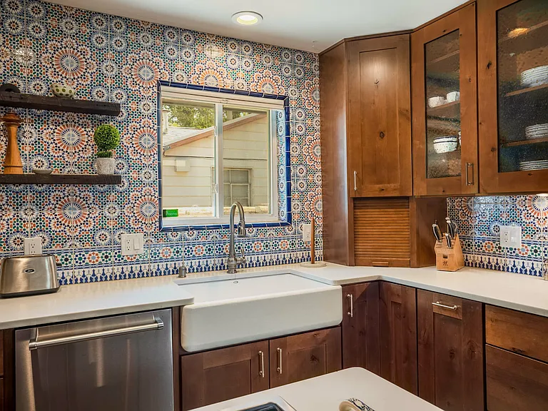 1623 San Patricio Ave SW — Photo 3