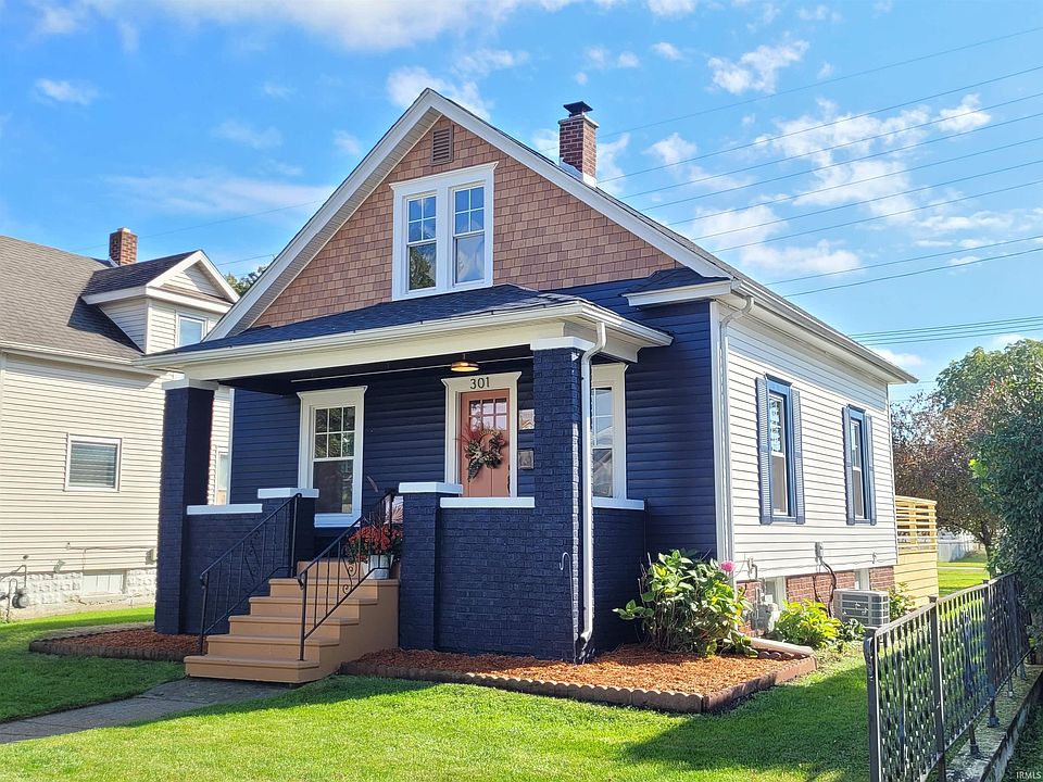 1st image of 301 E 12th St