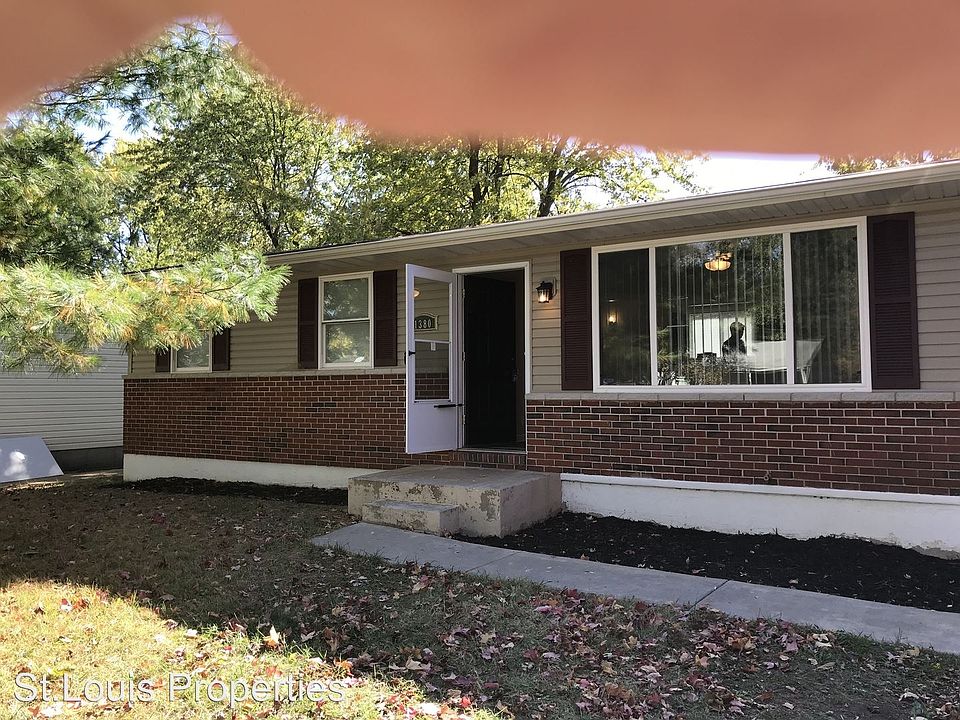 1st image of 1380 Farmview Ave