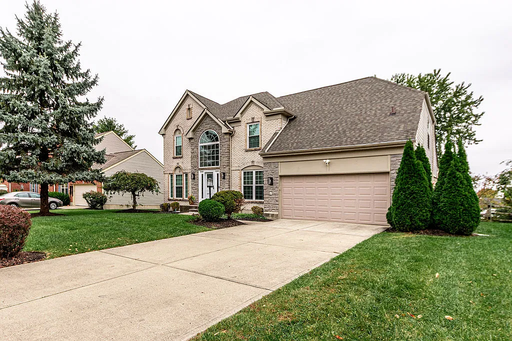 4 bed, 3800 sqft, $3,700 — Photo 2