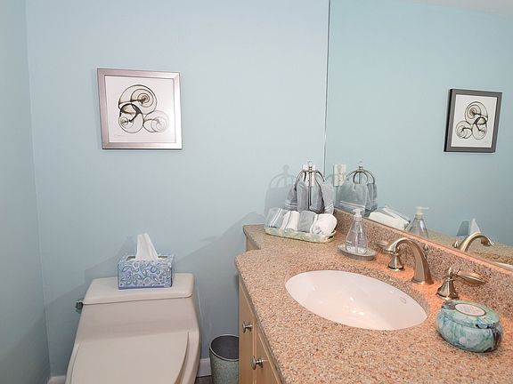 4th image of 170 W Broadway APT 8PHE