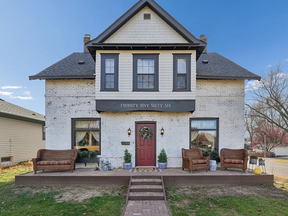 1st image of 2566 18th Ave E