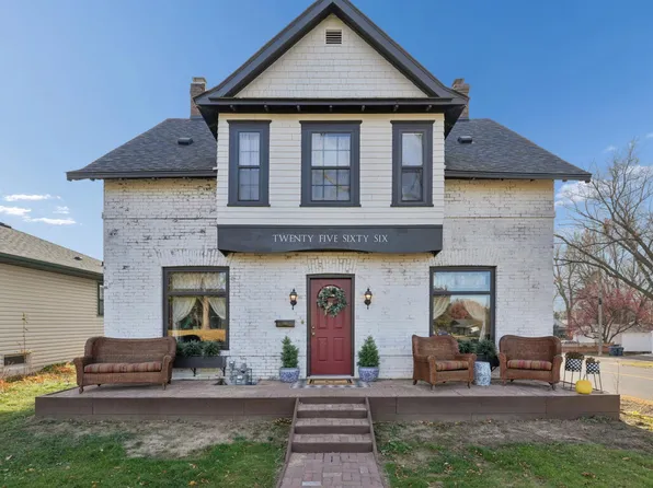 2566 18th Ave E, North Saint Paul, MN 55109