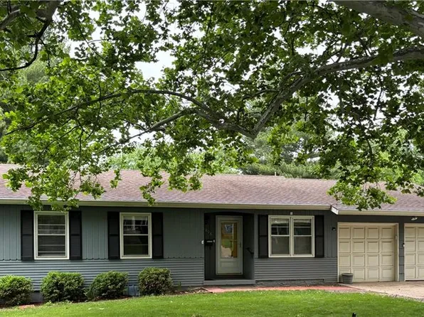 8806 Riley St, Overland Park, KS 66212