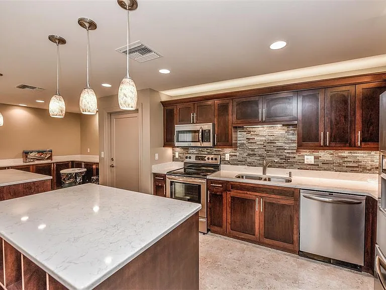 8770 Midnight Pass Rd #402B — Photo 36