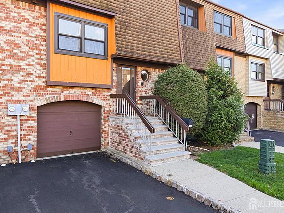 2nd image of 1705 Merrywood Dr