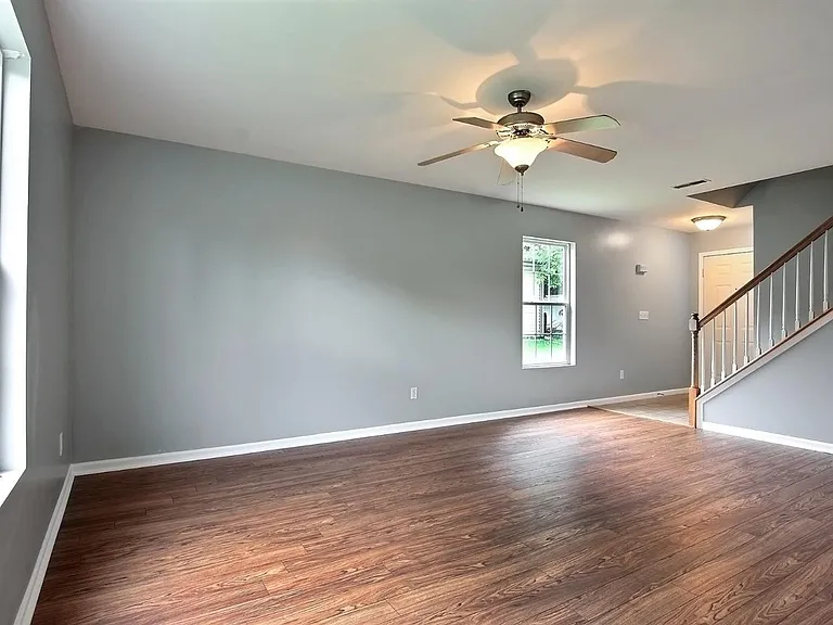 1200 Emma Ct — Photo 5