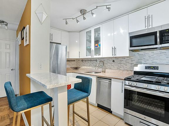 4th image of 333 E 45th St APT 9B