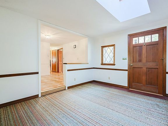 3rd image of 288 Woodland Dr