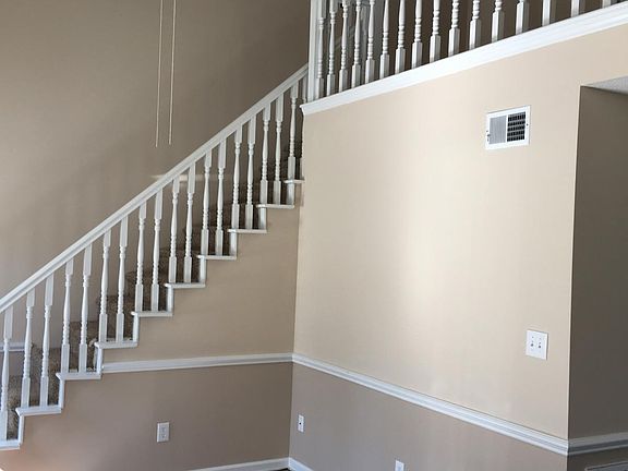3rd image of 143 Rollingwood Dr