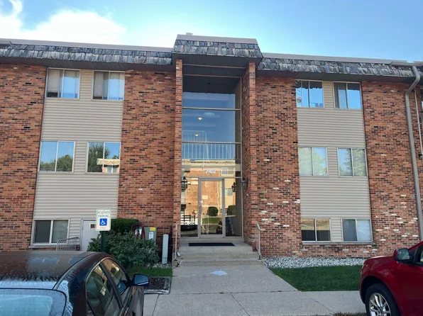 742 W Kilgore Rd APT 206, Kalamazoo, MI 49008