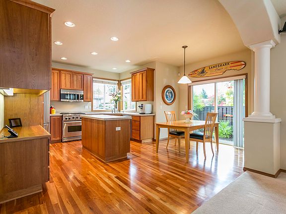 4th image of 14887 SE Brightwood Ave