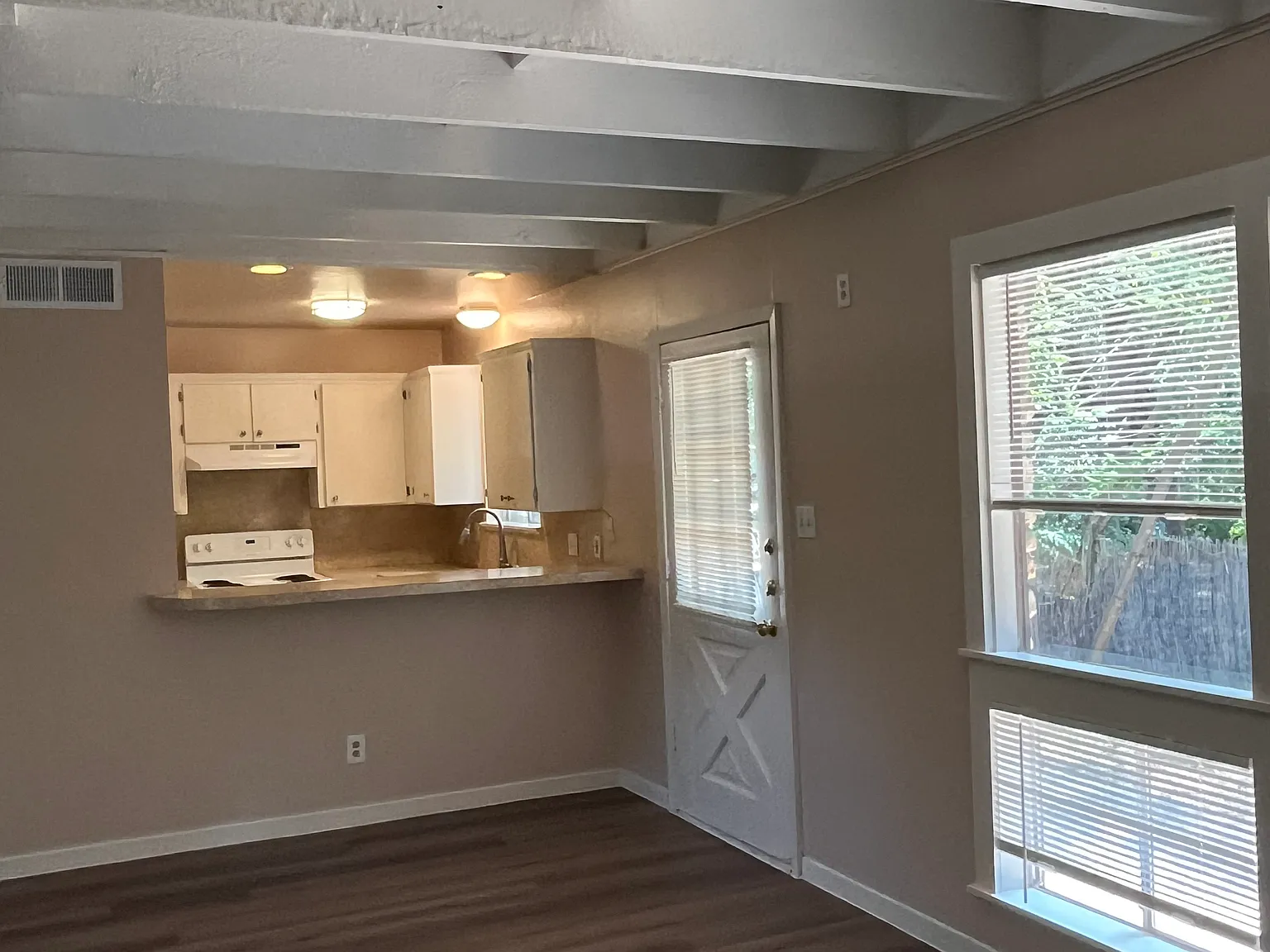 2 bed, 1.5 bath, 1190 sqft, $1,795 — Photo 4