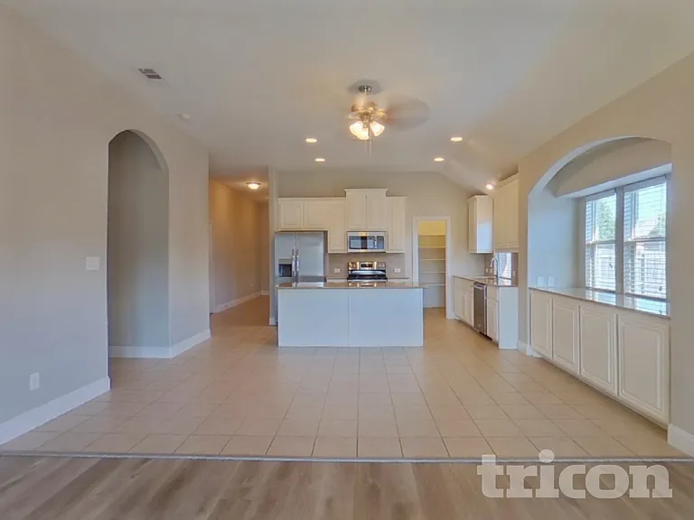 1301 Hearthstone Dr — Photo 4