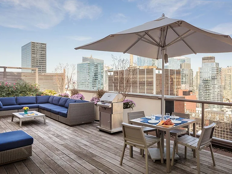 500 W 56th St #901 — Photo 13
