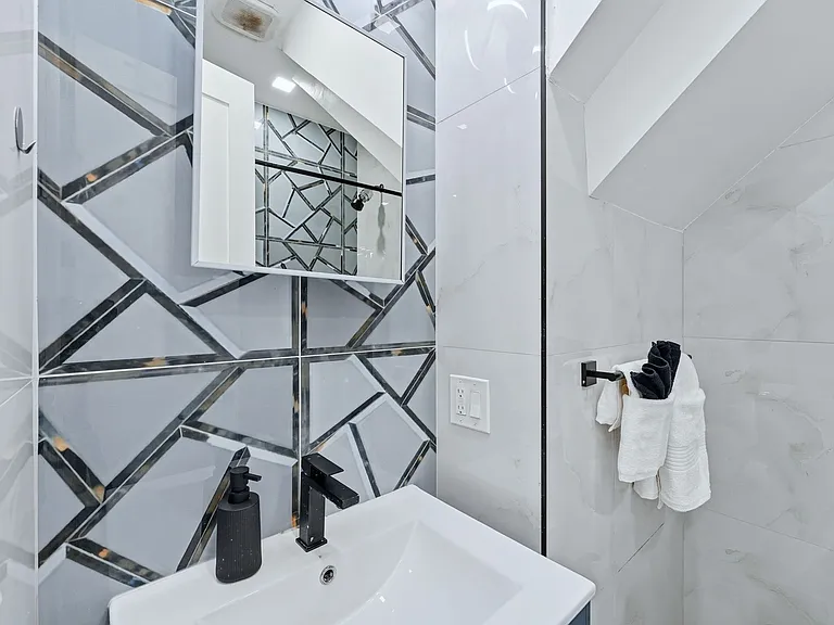 132 Saint Pauls Ave #1 — Photo 15