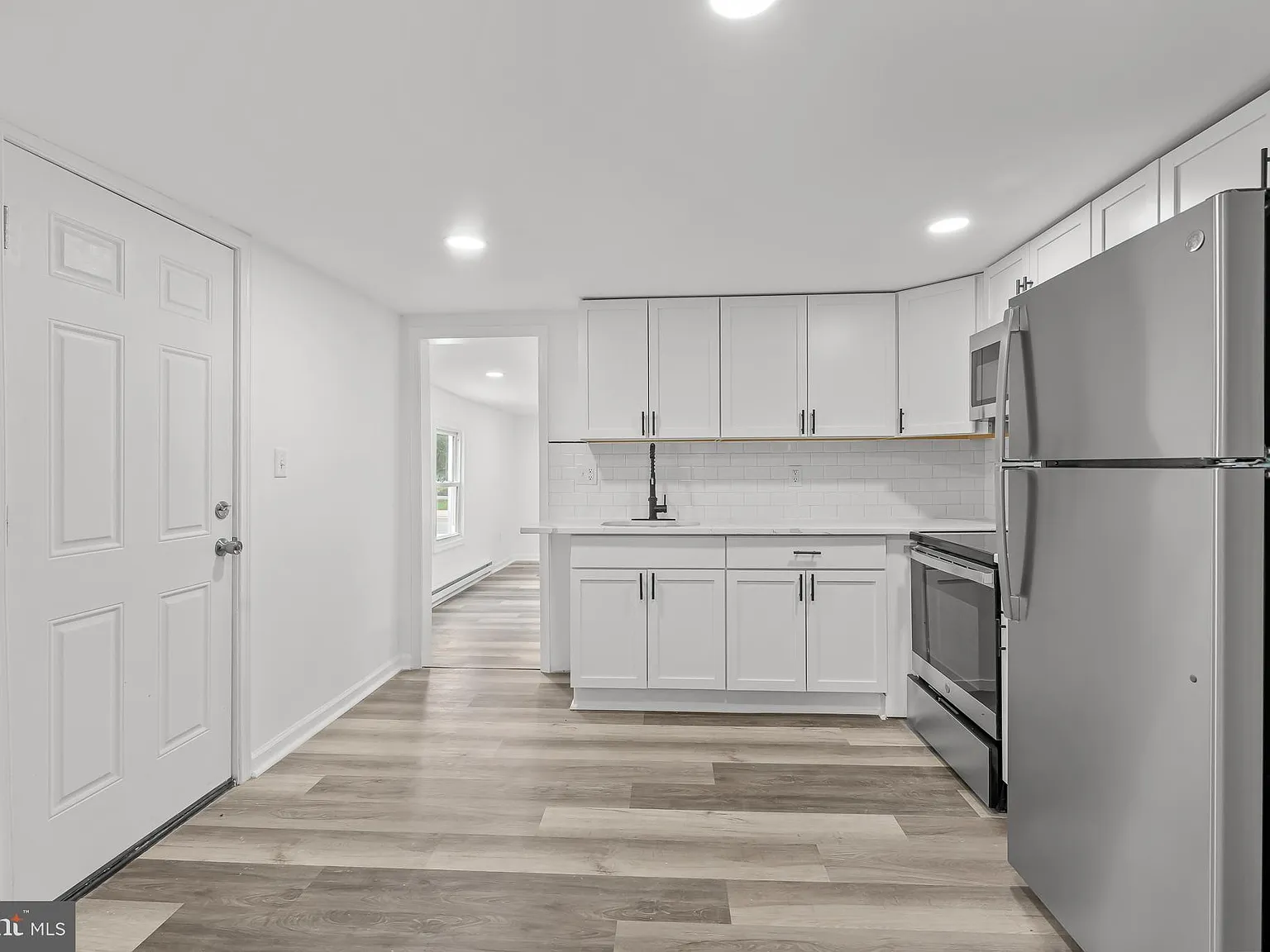310 Elizabeth St — Photo 1
