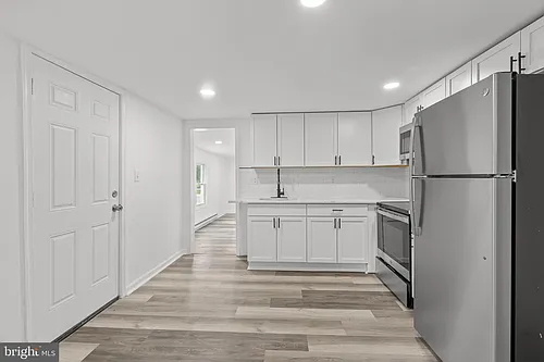 310 Elizabeth St Photo 1