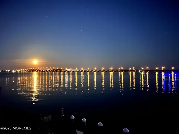 3467 E Lisbon Avenue, Toms River, NJ 08753