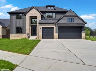 45046 Twin River Dr, Macomb, MI 48044