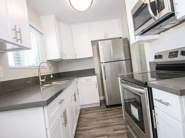 20936 Amie Ave — Photo 19