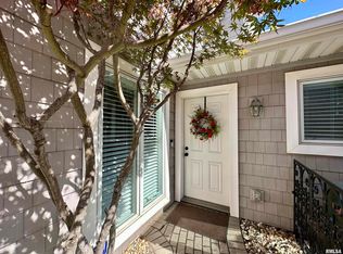 416 Harbor Pointe Dr #416, East Peoria, IL