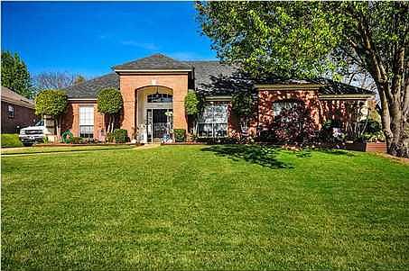 1st image of 2606 Fair Oaks Dr