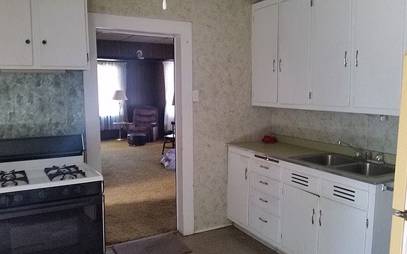 5th image of 303 S Lincoln Ave