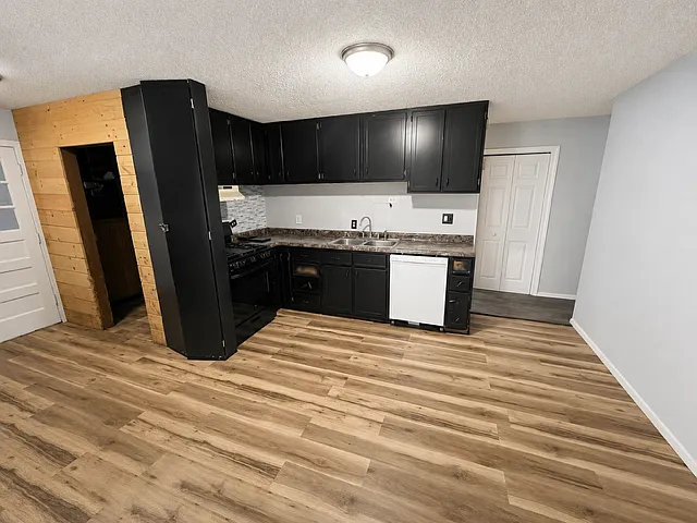 1903 Melinda Avenue - 1 — Photo 4