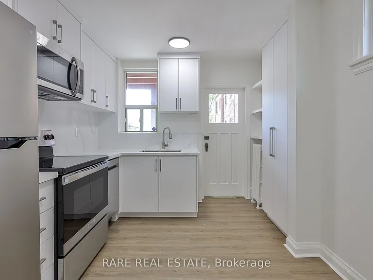 2367 1/2 Queen St E #B — Photo 8