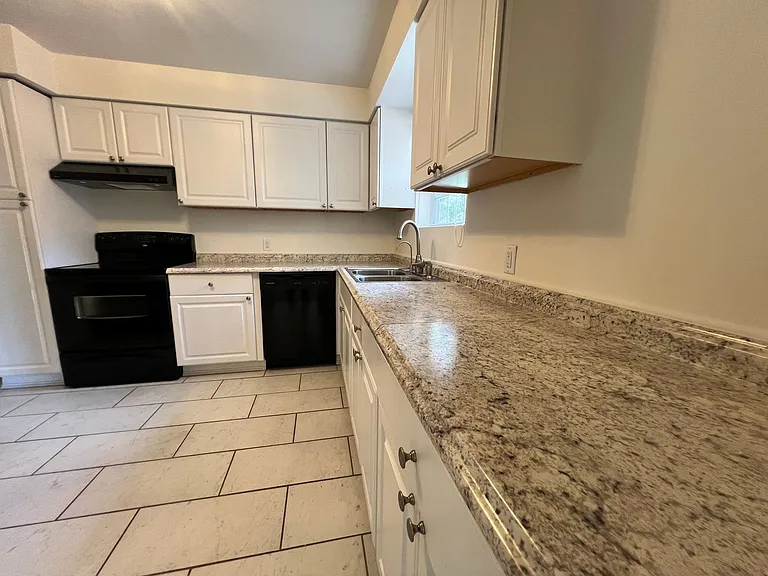 1377 Tiber Ave — Photo 19