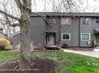5447 Wild Oak Dr, East Lansing, MI 48823