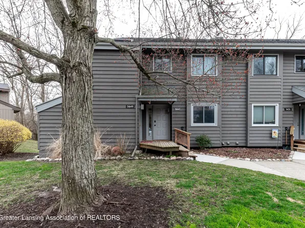5447 Wild Oak Dr, East Lansing, MI 48823