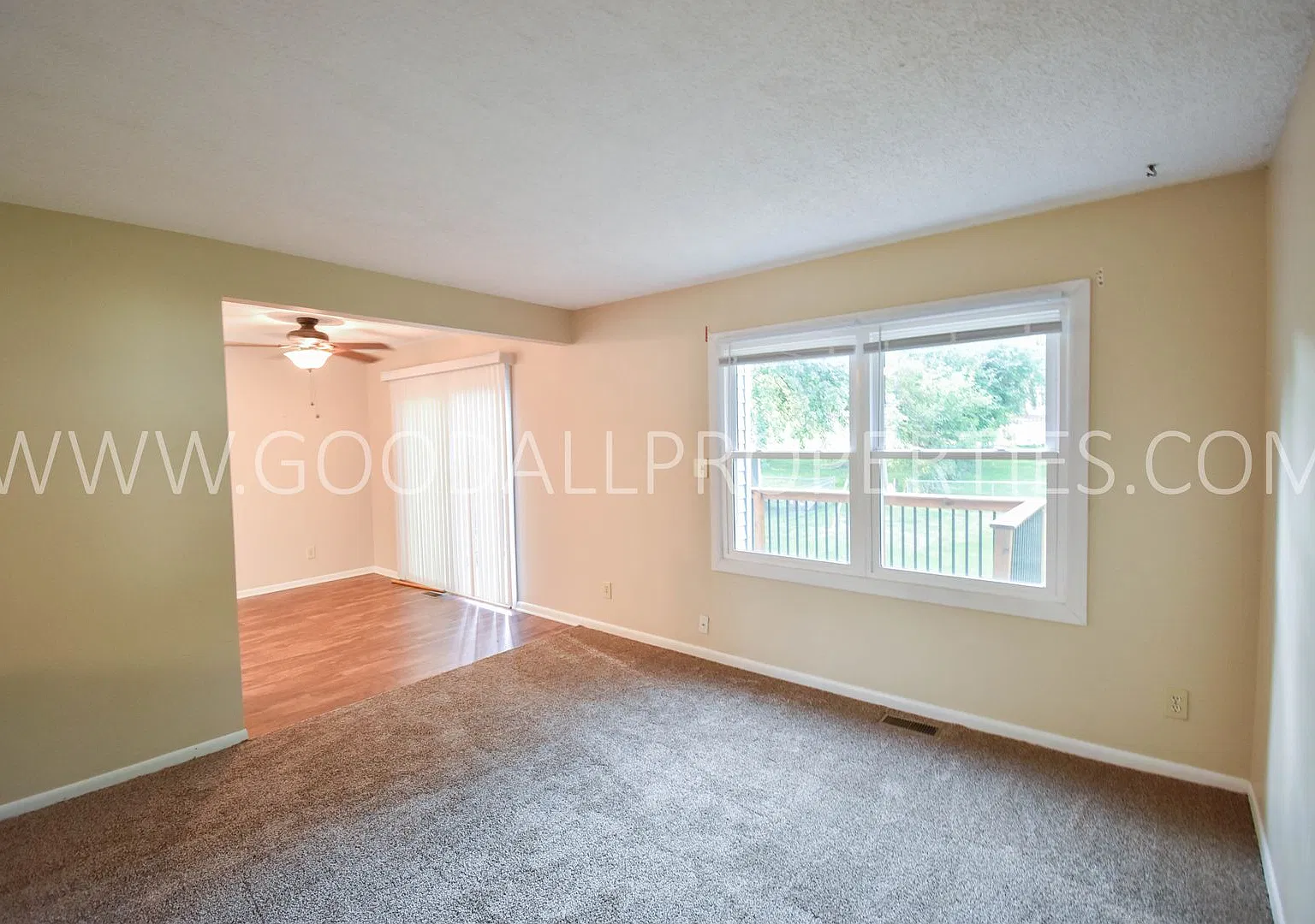 3 Bedroom 2 Bath Single Family Home in Urbandale. — Photo 4