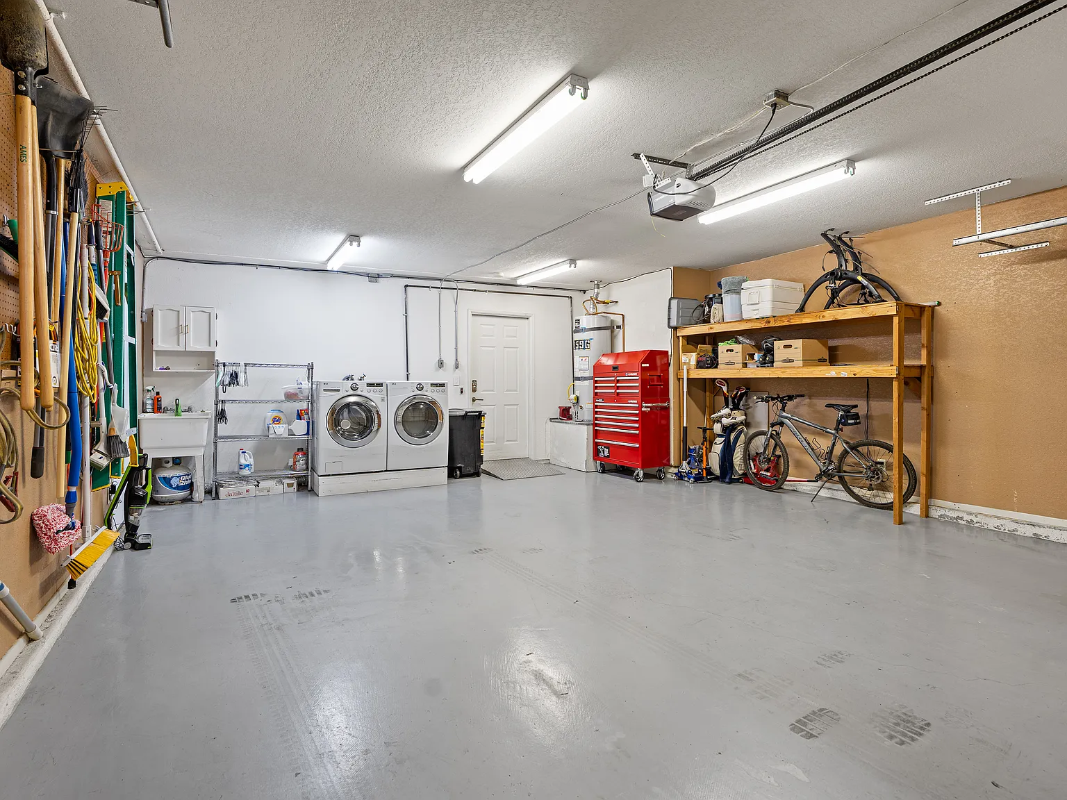 3 bed, 1875 sqft, $4,500 — Photo 3