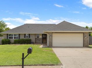 1002 Arlington Dr, Yukon, OK 73099