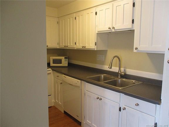 4th image of 12 Hamre Ln #C
