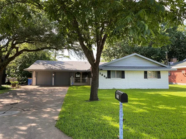1004 Holiday Dr, Sherman, TX 75090