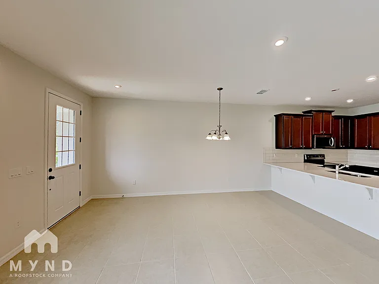 8831 Herencia Aly — Photo 5