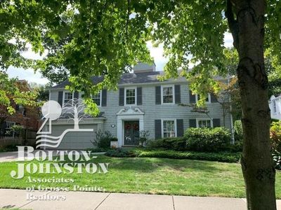305 Touraine Rd, Grosse Pointe Farms, MI, 48236