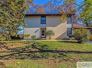 9 Hebron Dr, East Windsor, NJ 08520