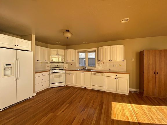 4th image of 322 N 50th Ave